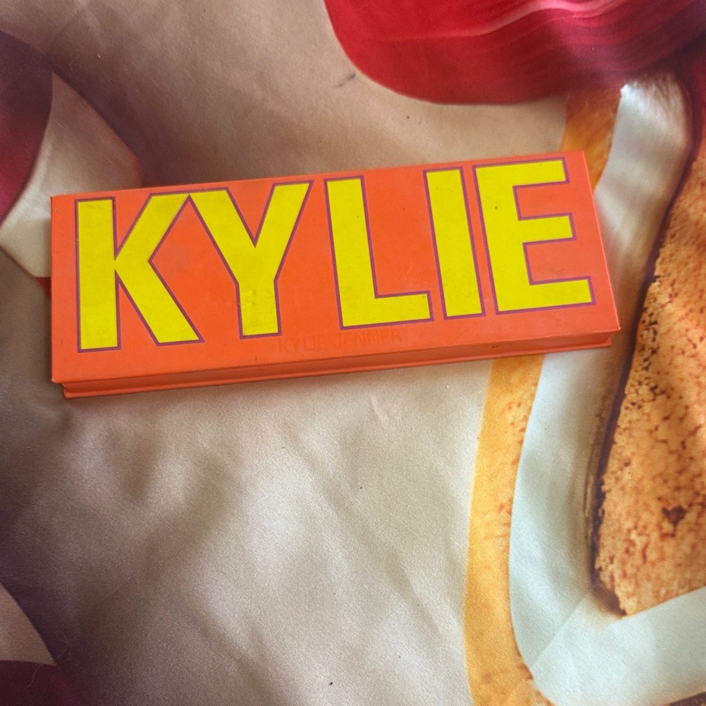 Kylie Cosmetics Bold Orange and Yellow Palettepreloved